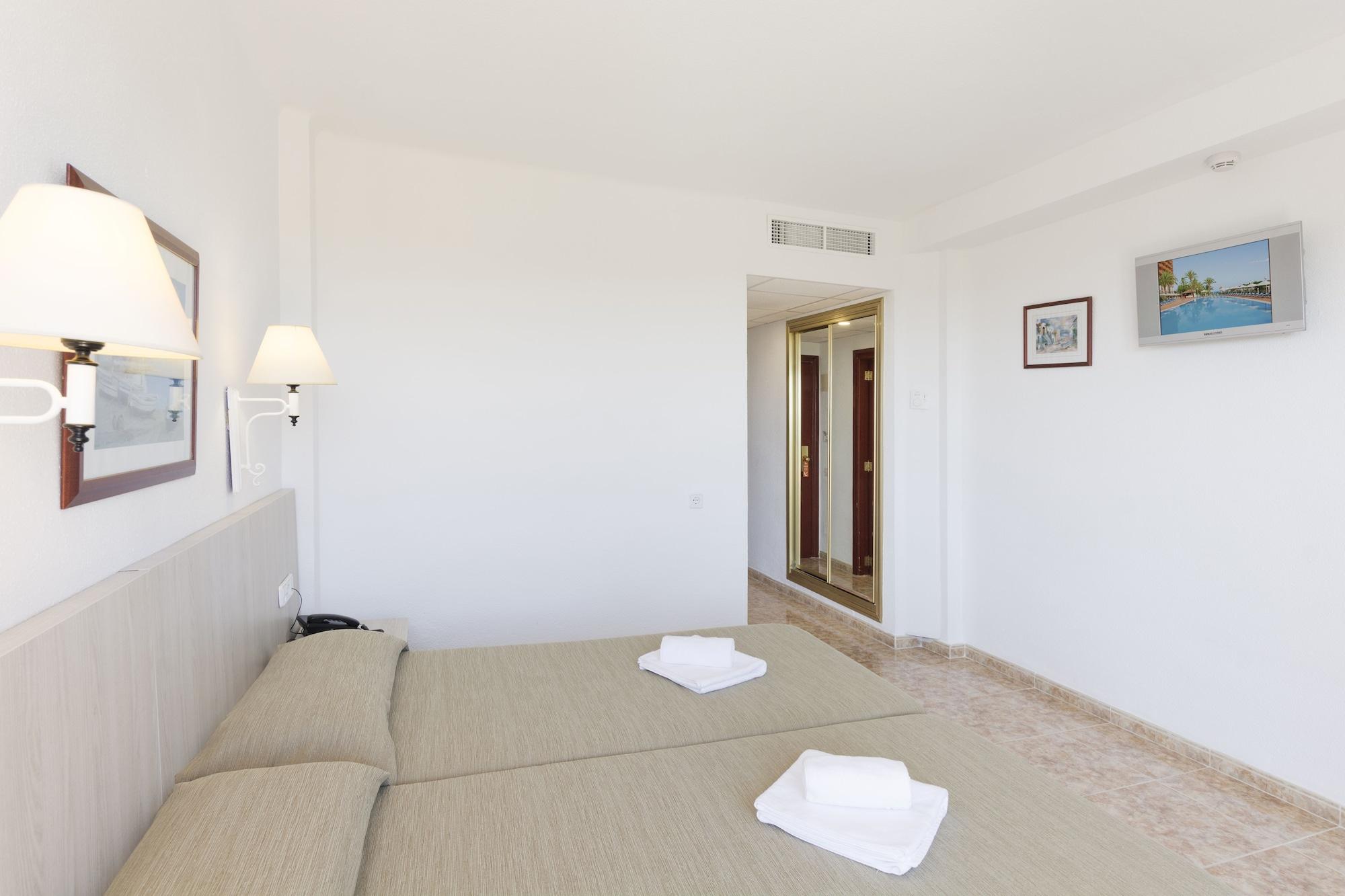 Hsm Canarios Park Calas de Mallorca Bagian luar foto
