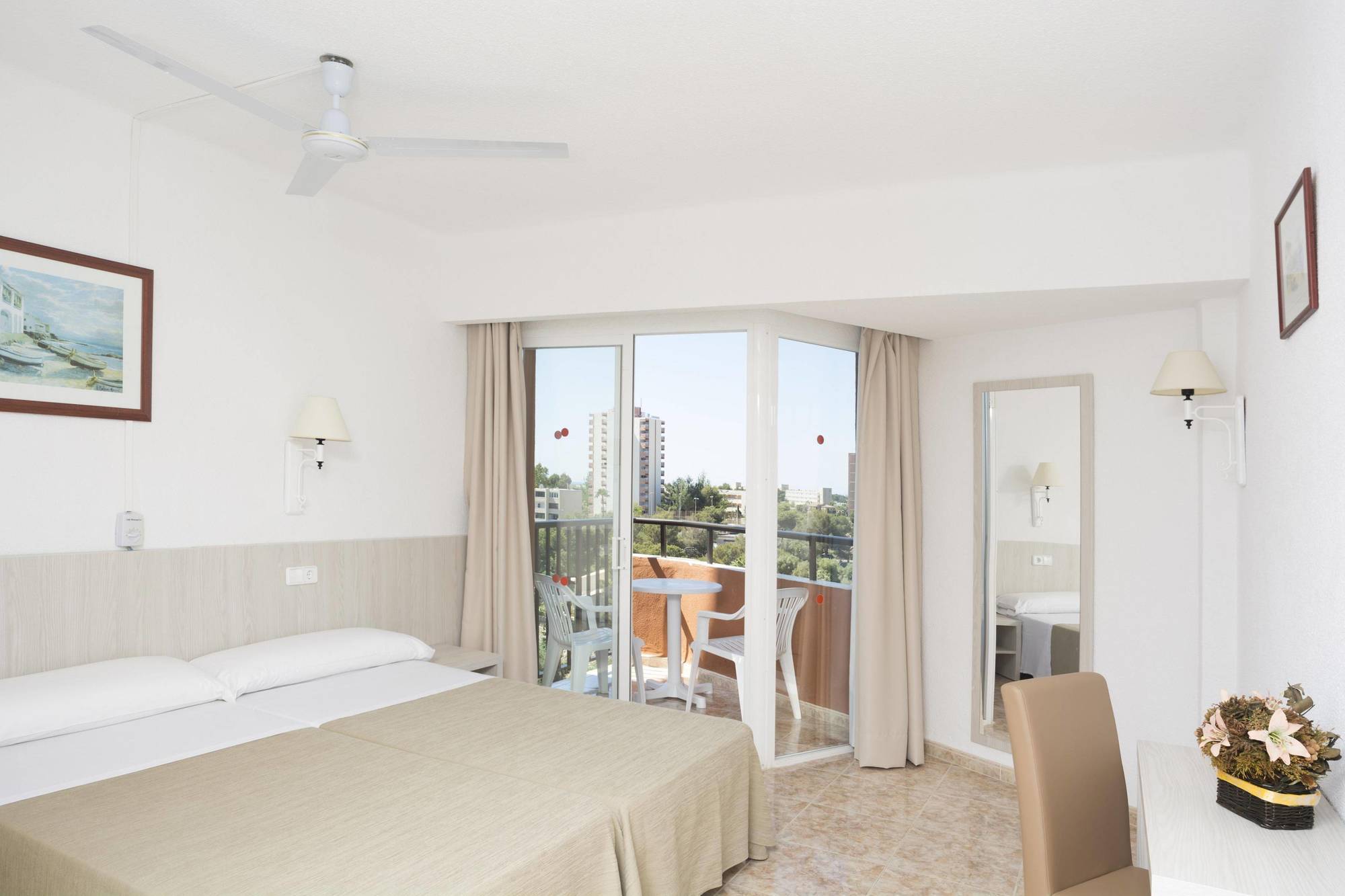Hsm Canarios Park Calas de Mallorca Bagian luar foto