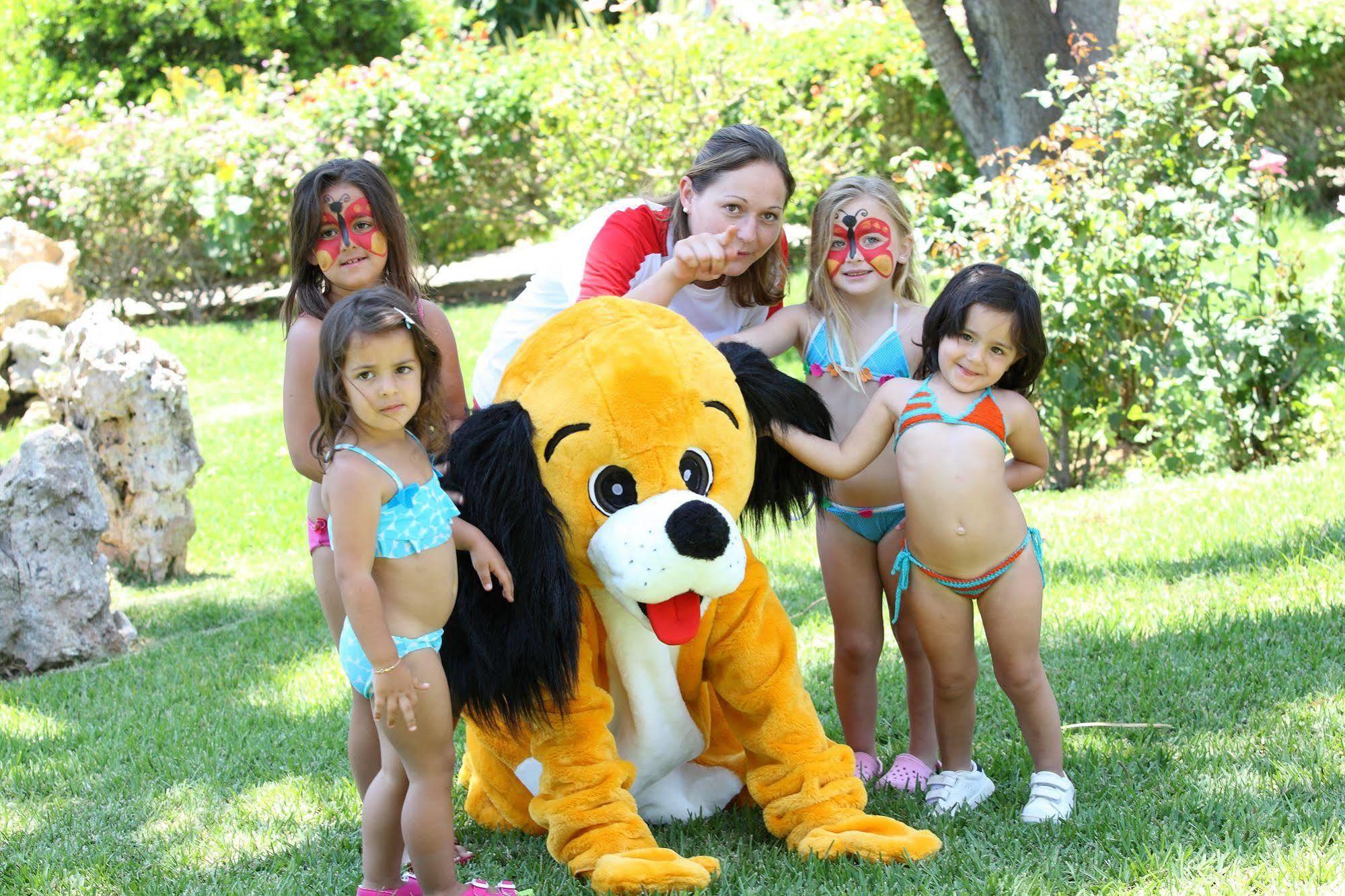 Hsm Canarios Park Calas de Mallorca Bagian luar foto